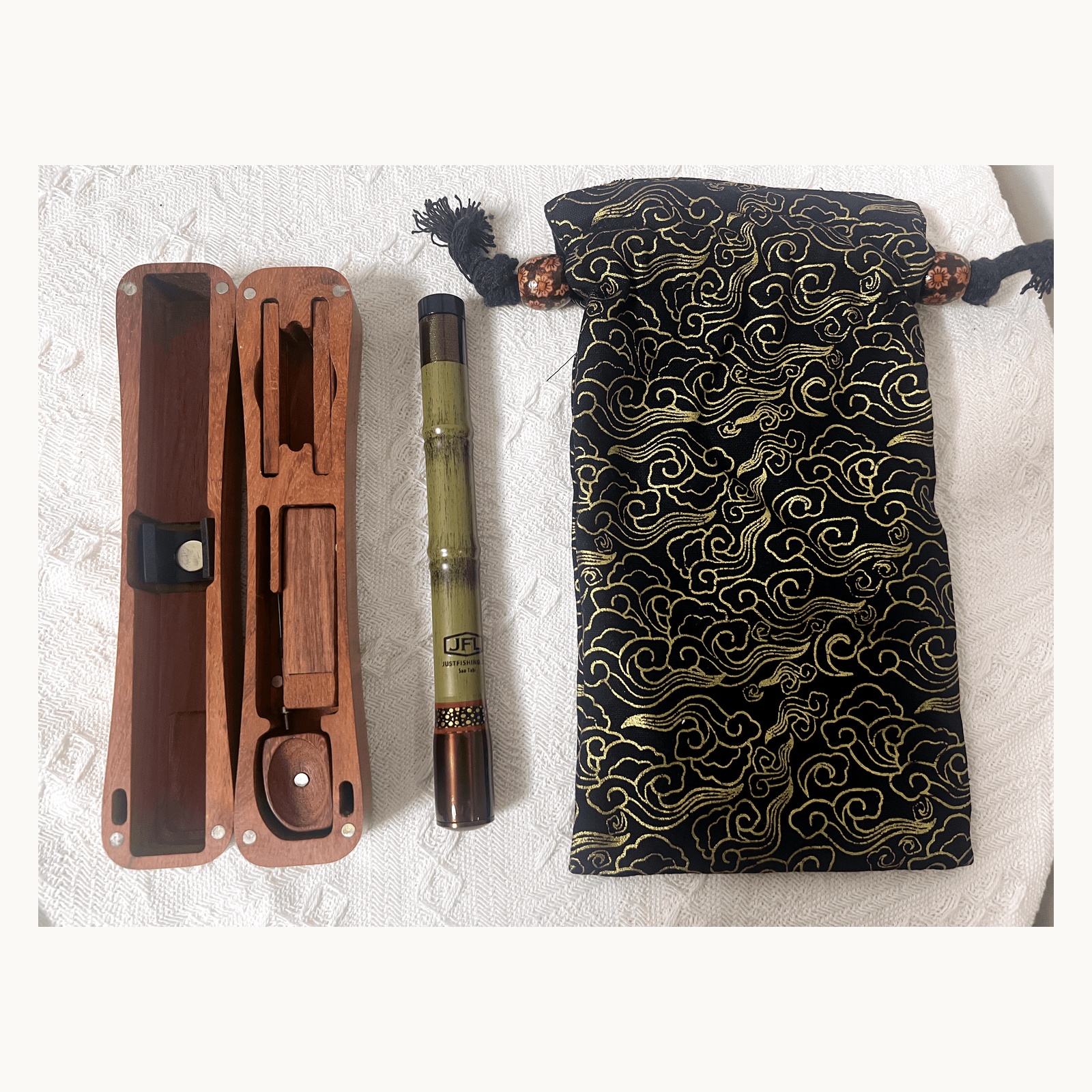 SAO-TABI kit with black and gold patterned pouch